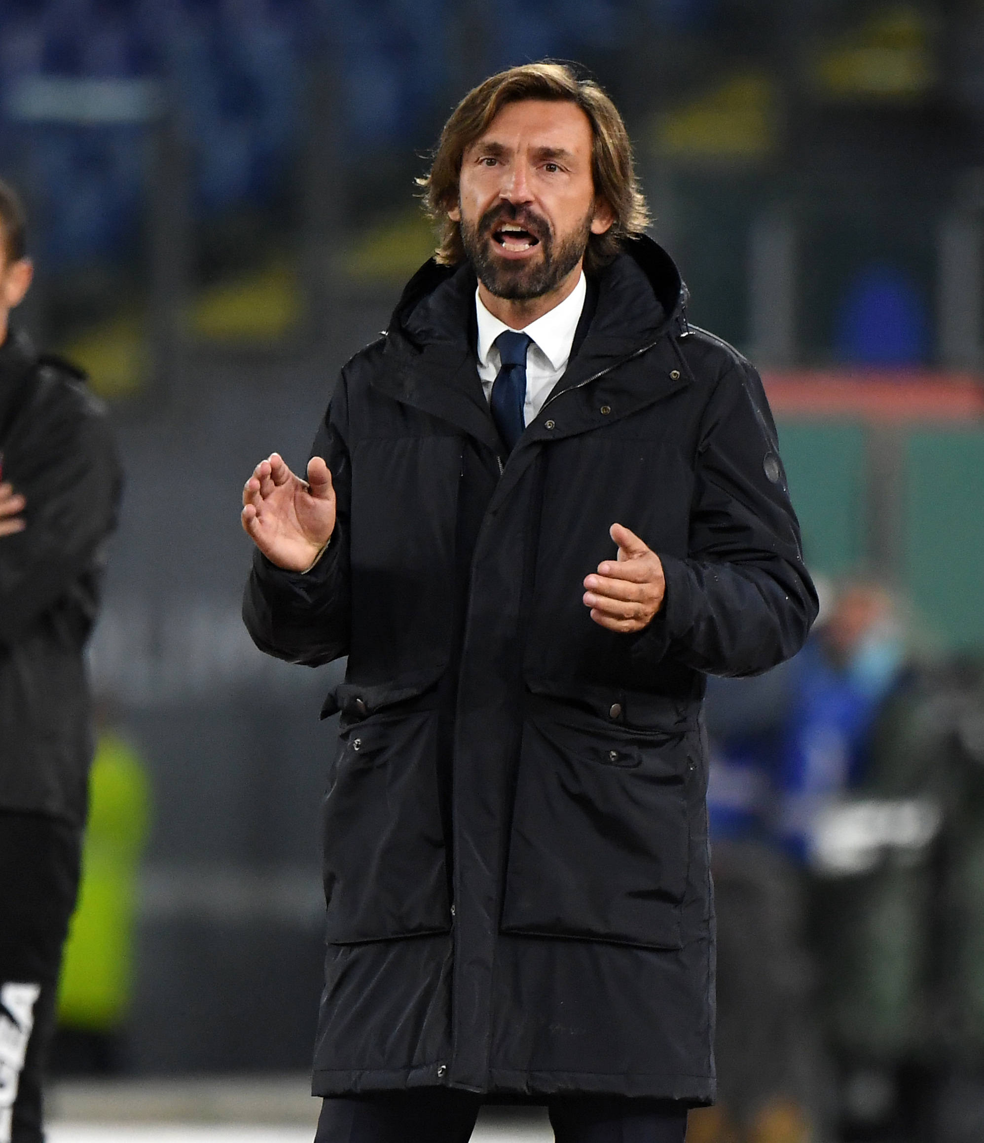 周琦在场上 周琦在场上