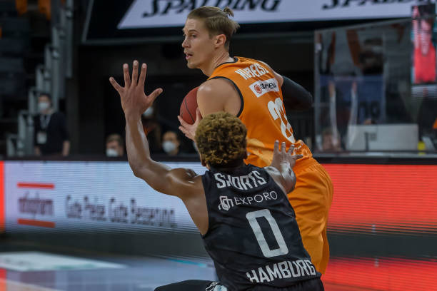 与标题间形 与标题间形